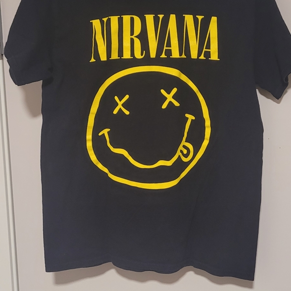 NIRVANA T-Shirt in Black and Yellow - Picture 1 of 2